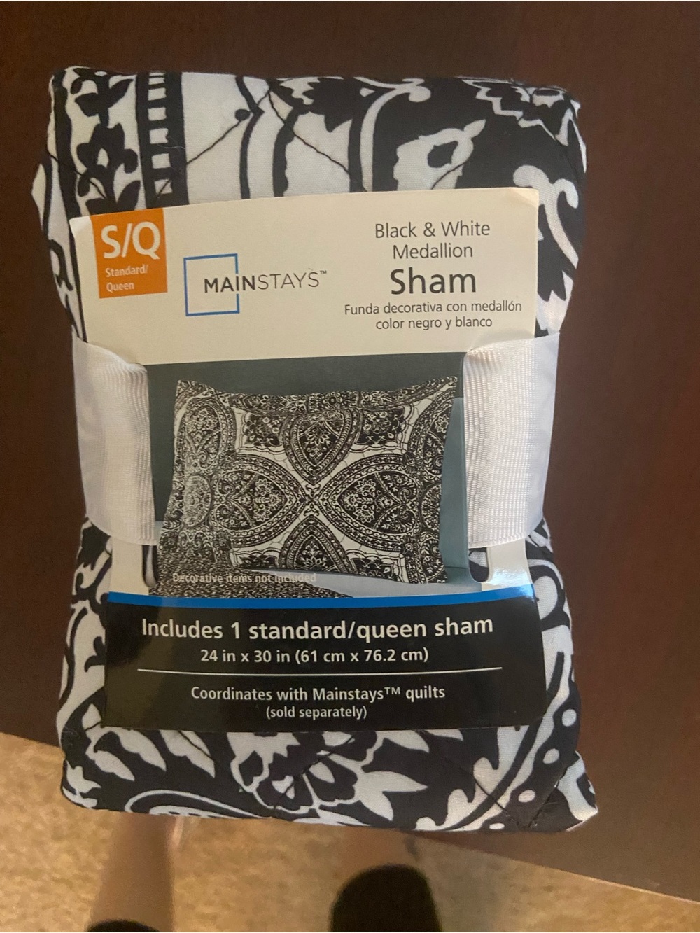 Mainstays Black & White Medallion Decorative Sham